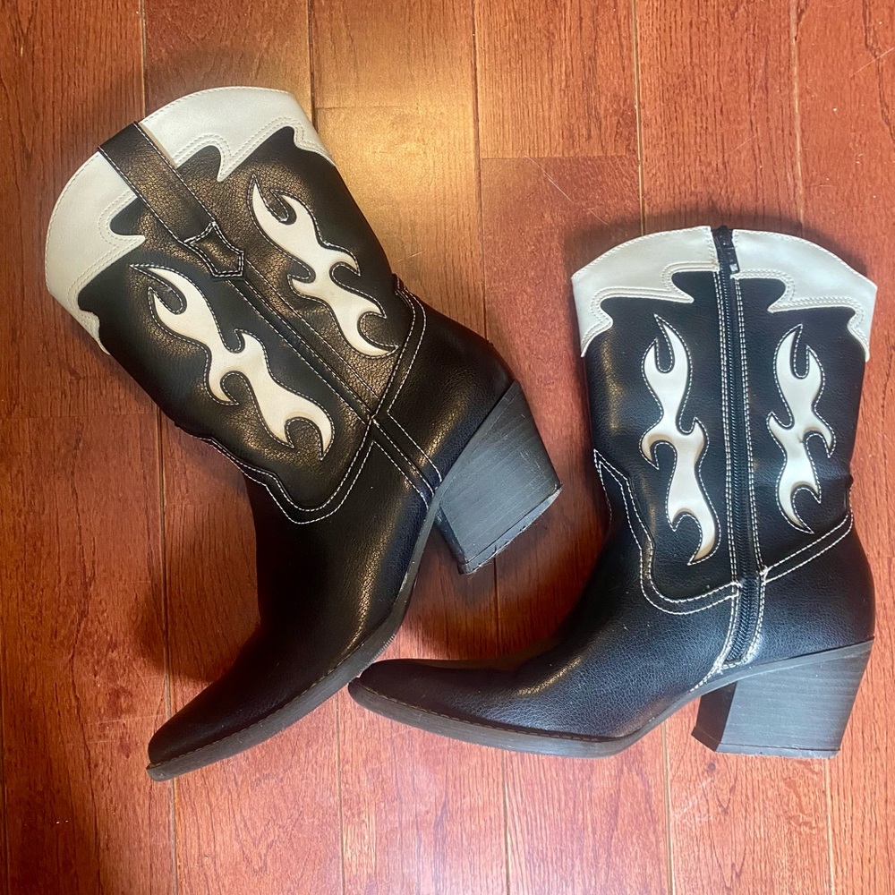Universal Thread Xena Western Boots